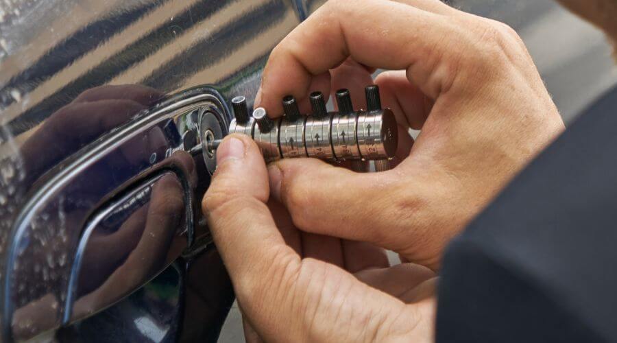 Professional New roof installation in Rio, IL